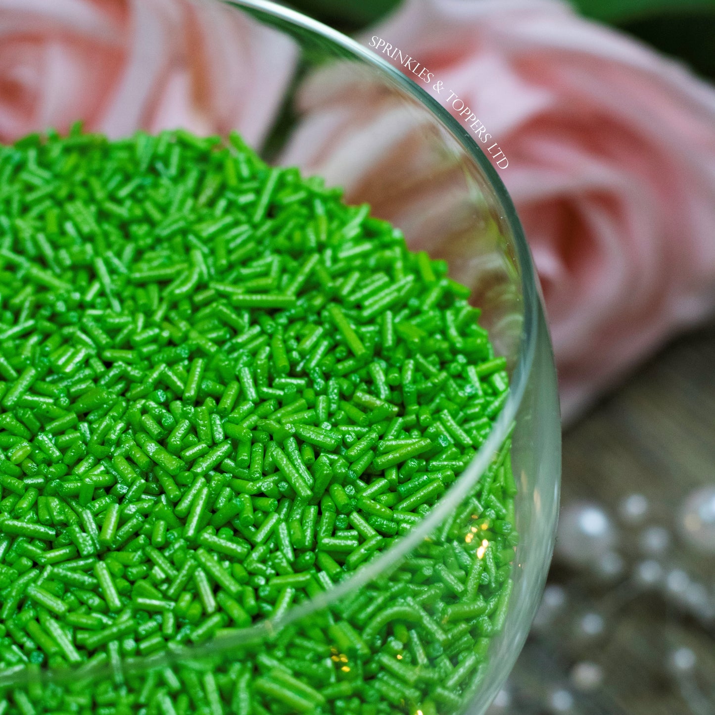 Perfect to top any cupcake or to decorate a larger cake, ice creams, smoothies, cookies and more Lovely glimmer strands with a shiny finish