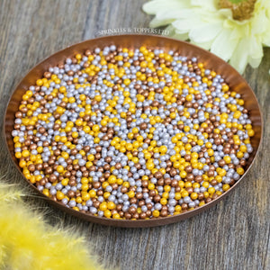 Lovely edible sugar pearls with shiny finish 3-4mm (approx)  Perfect to decorate cupcakes, a large cake, ice creams, smoothies, cookies.....the list is endless