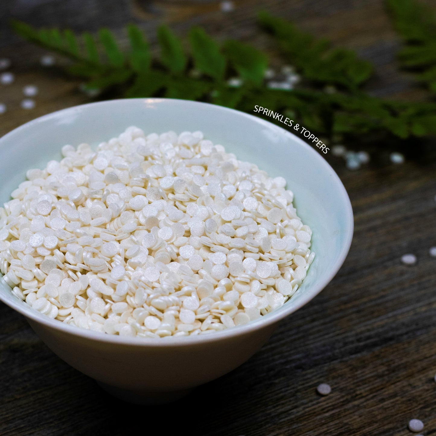 4mm White Glimmer Confetti Cupcake / Cake Decoration Sprinkles (100g) Edible confetti with a lovely shiny finish Perfect to top any cupcake, large cake, ice cream, cookies, shakes and more...