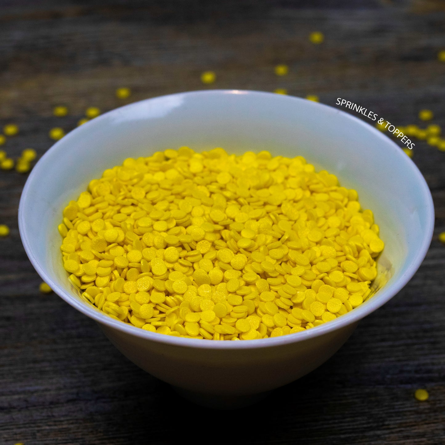 4mm Yellow Glimmer Confetti Cupcake / Cake Decoration Sprinkles (100g) Edible confetti with a lovely shiny finish Perfect to top any cupcake, large cake, ice cream, cookies, shakes and more...