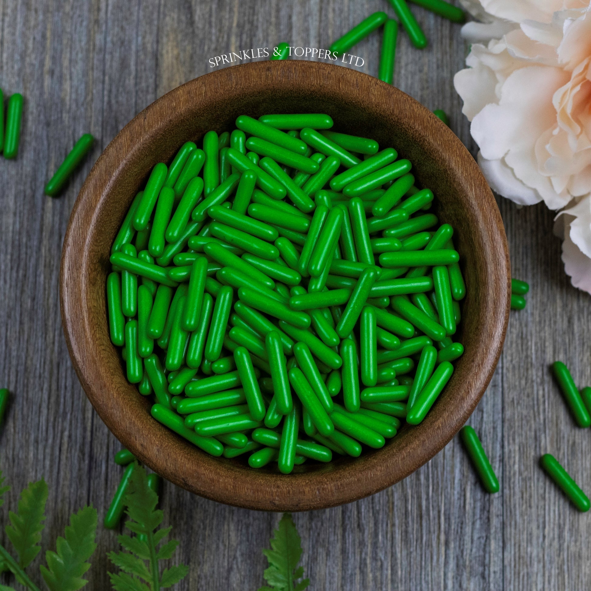 Green Polished Macaroni Rods (20mm) Sprinkles Cupcake / Cake Decorations   Simply stunning macaroni rods measuring approx 20mm - perfect for those statement cupcakes / cakes