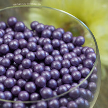Load image into Gallery viewer, Lovely purple edible sugar pearls with shiny finish 7mm (approx)  Perfect to decorate cupcakes, a large cake, ice creams, smoothies, cookies.....the list is endless