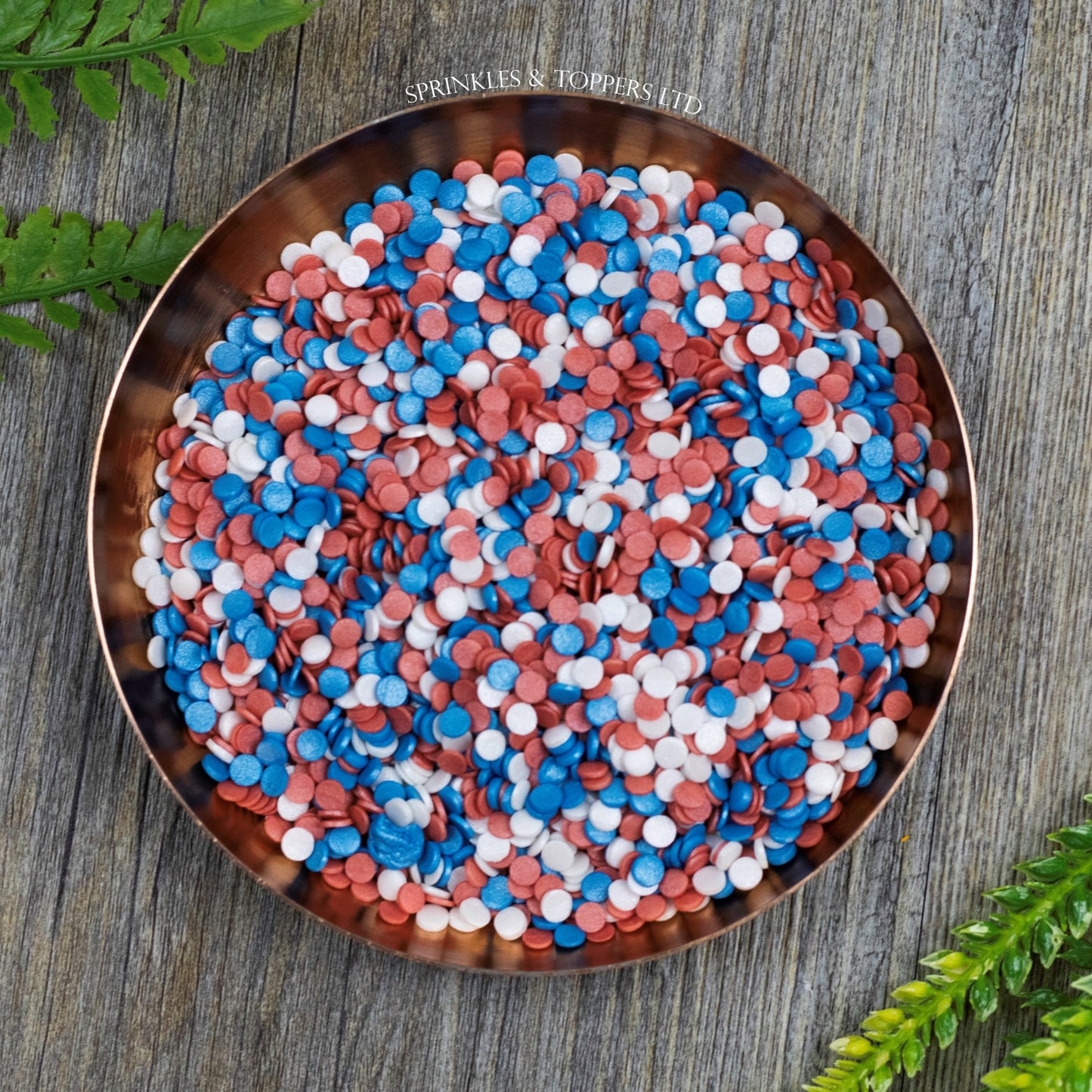 4mm Red White & Blue Glimmer Confetti  Edible confetti with a lovely shiny finish  Perfect to top any cupcake, large cake, ice cream, cookies, shakes and more...